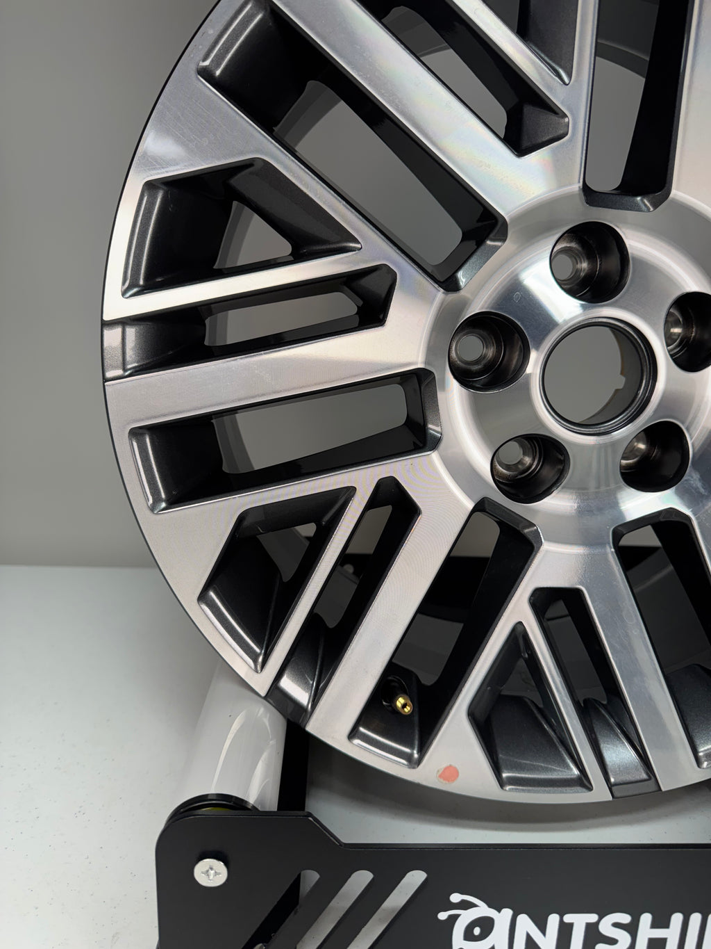New OEM Dealer Take off 2026 Hyundai Palisade 18x8 52910-P9110